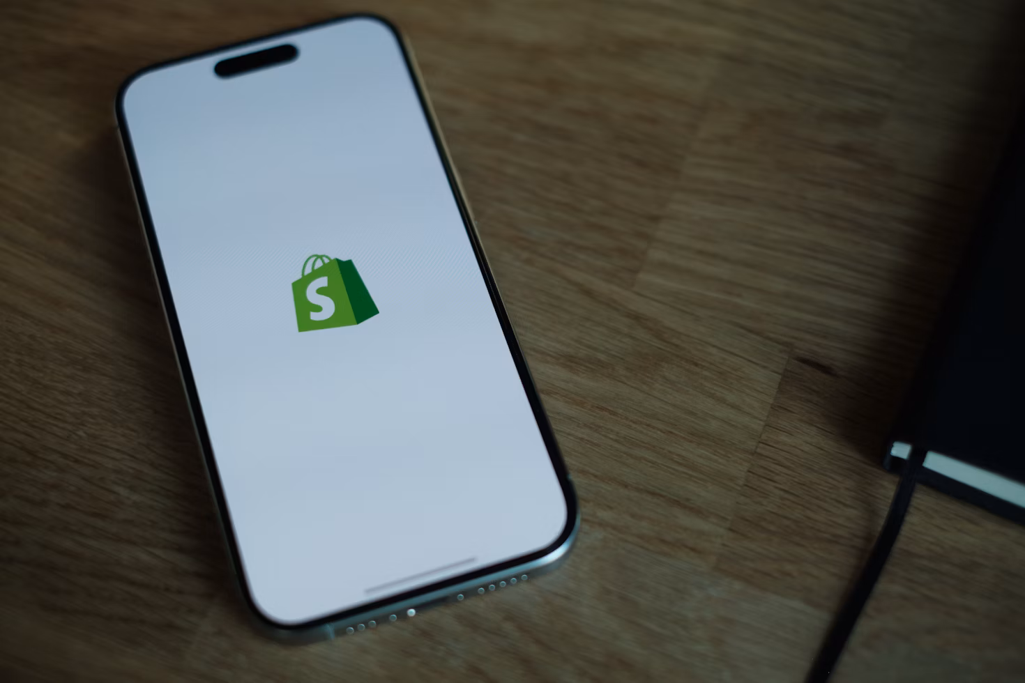 Shopify 弃单邮件策略:5 个提升销售的专业技巧